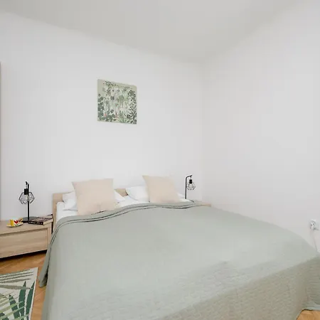 Spacious For 6 People Near The Old Town By Renters وارسو