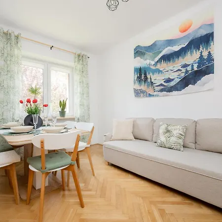 Apartment Spacious For 6 People Near The Old Town By Renters