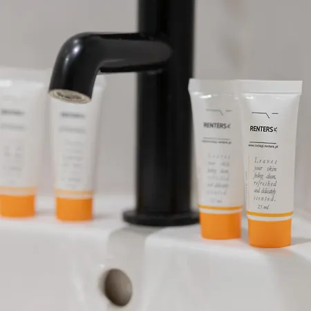 Spacious For 6 People Near The Old Town By Renters Apartment *