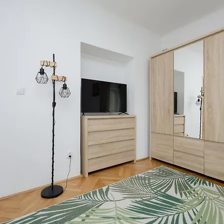 Spacious For 6 People Near The Old Town By Renters * Warsaw